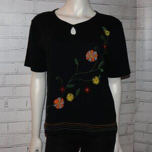🌸 Beautiful Vintage Black & Floral Tee by Magic – Size L
